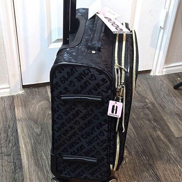 Juicy Couture Glam Gold Juicy Logo Soft Side Expandable Spinner Carry-On Luggage - Picture 6 of 10
